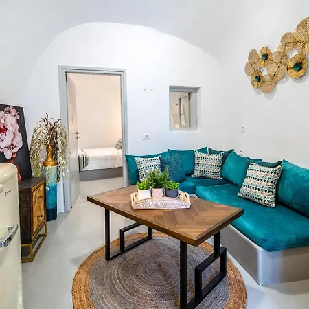 Jessica With Jacuzzi Apartment