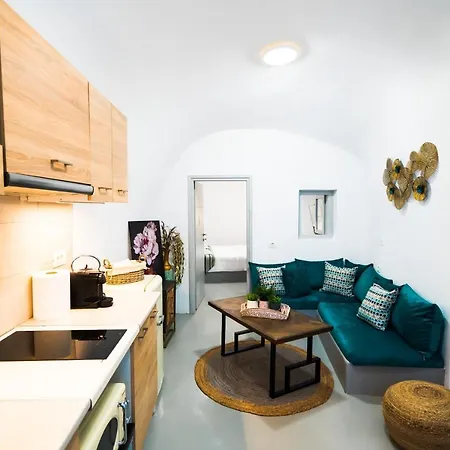 Jessica With Jacuzzi Apartment