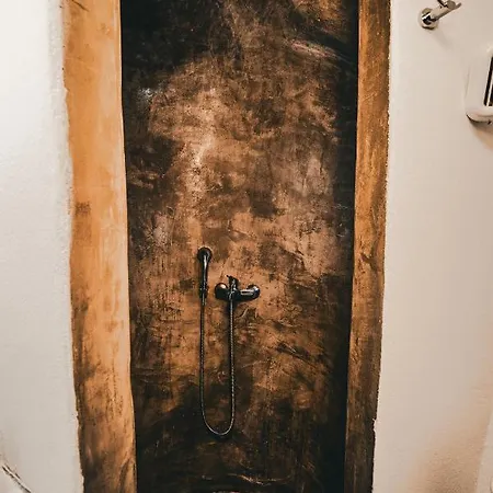 Jessica With Jacuzzi Apartment