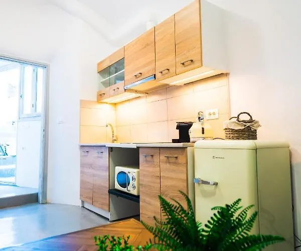 Jessica With Jacuzzi Appartement *