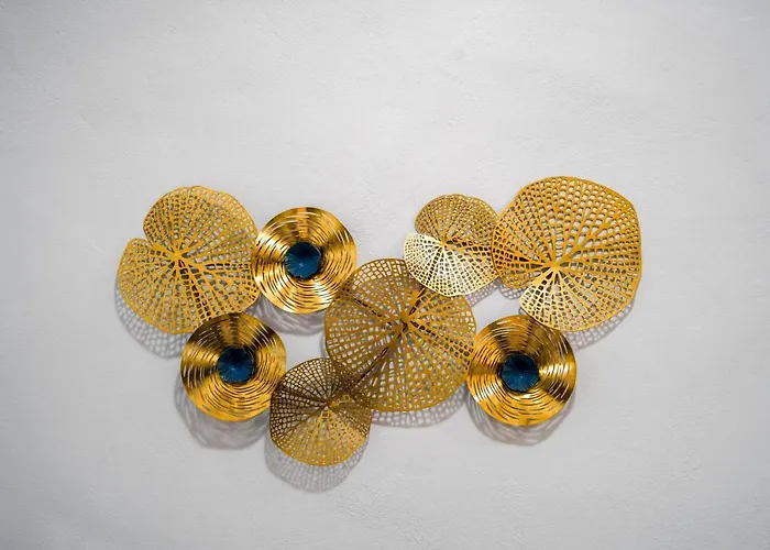 Jessica With Jacuzzi Fira (Santorini)