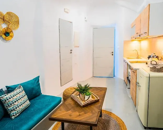 Jessica With Jacuzzi *